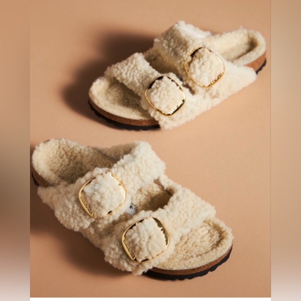 Preloved Birkenstock Arizona Teddy Big Buckle Sandals, color Eggshell, Size 36.